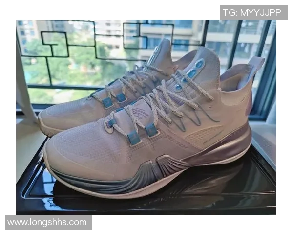 定制足球球星专属鞋底的费用是多少 如何选择适合自己的个性化设计