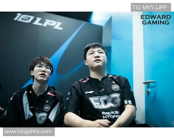 EDG球星足球：从电竞到绿茵场，跨界运动员的精彩蜕变与挑战